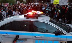 Floyd için yapılan protesto gösterilerinin Kovid-19 vakalarını artırmasından endişe ediliyor