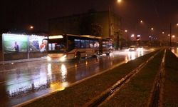 İzmir'de sağanak ve şiddetli rüzgar etkili oldu