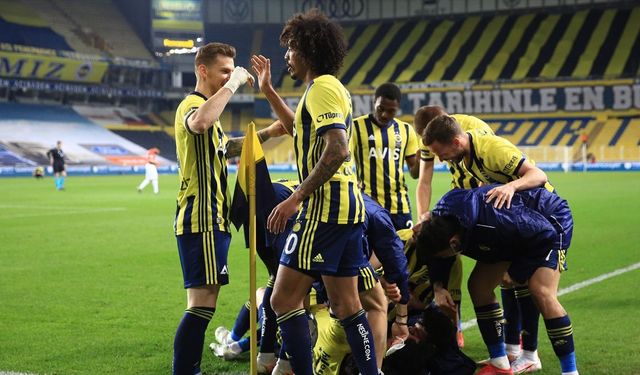 Fenerbahçe dört maç sonra 1'den fazla gol buldu