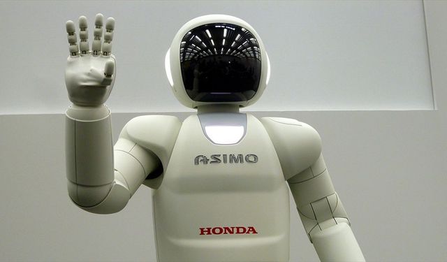 İnsansı robot Asimo son gösterisini yaptı